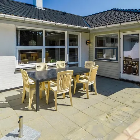 Nice Home In Blavand With Sauna Holiday home Blavand